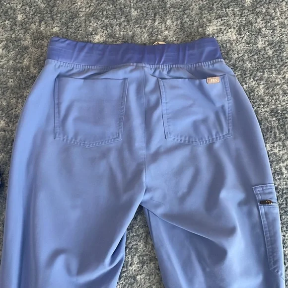 figs ceil blue scrub set - Picture 8 of 8